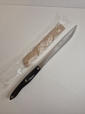 Cutco Serrated Edge Carving Knife 9" Blade with Black Handle Damage